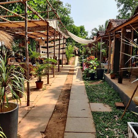 Wonderland Hostel Anjuna Ngoại thất bức ảnh