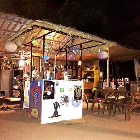 Wonderland Hostel Anjuna Ngoại thất bức ảnh