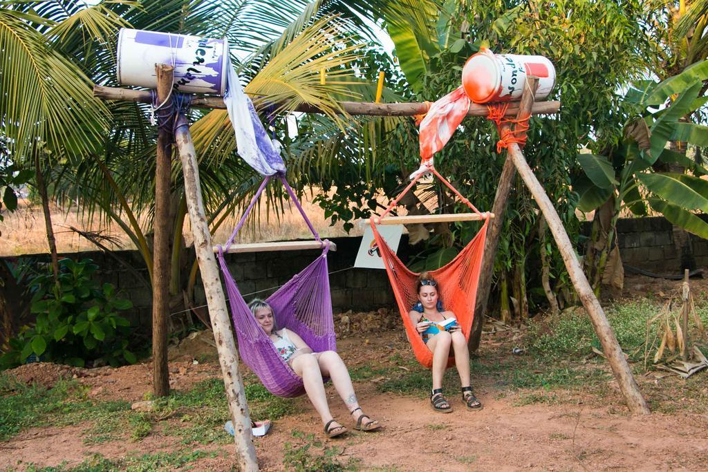 Wonderland Hostel Anjuna Ngoại thất bức ảnh