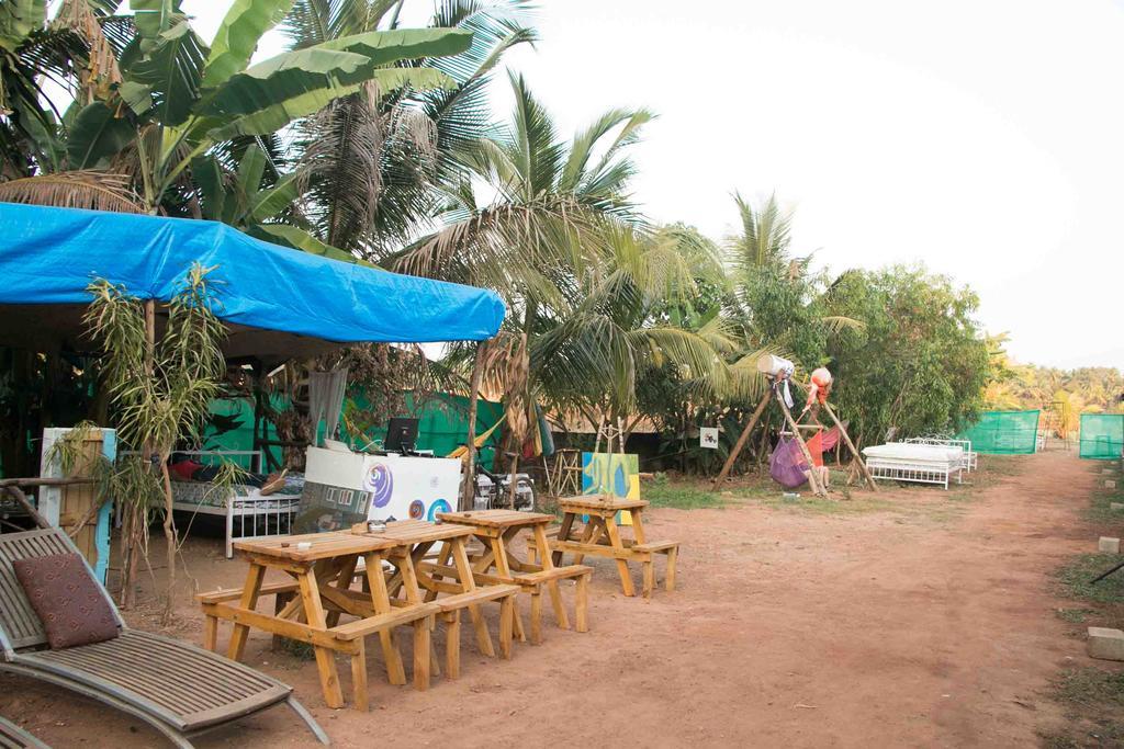 Wonderland Hostel Anjuna Ngoại thất bức ảnh