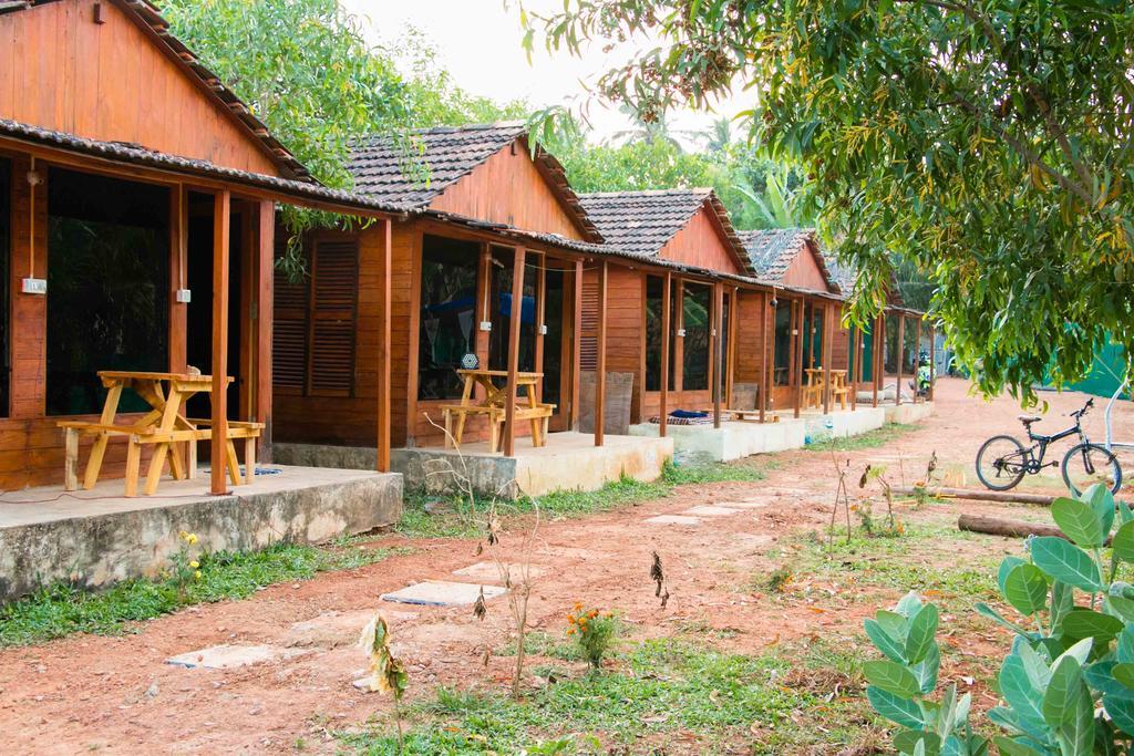 Wonderland Hostel Anjuna Ngoại thất bức ảnh