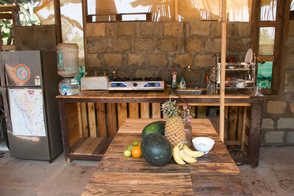 Wonderland Hostel Anjuna Ngoại thất bức ảnh