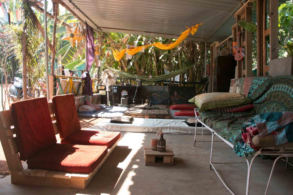 Wonderland Hostel Anjuna Ngoại thất bức ảnh