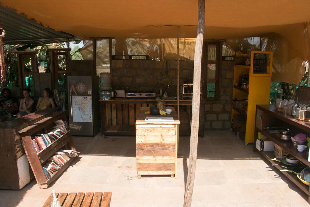 Wonderland Hostel Anjuna Ngoại thất bức ảnh