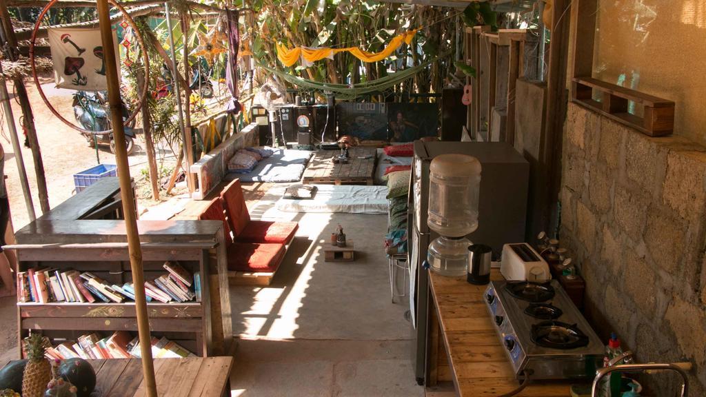 Wonderland Hostel Anjuna Ngoại thất bức ảnh