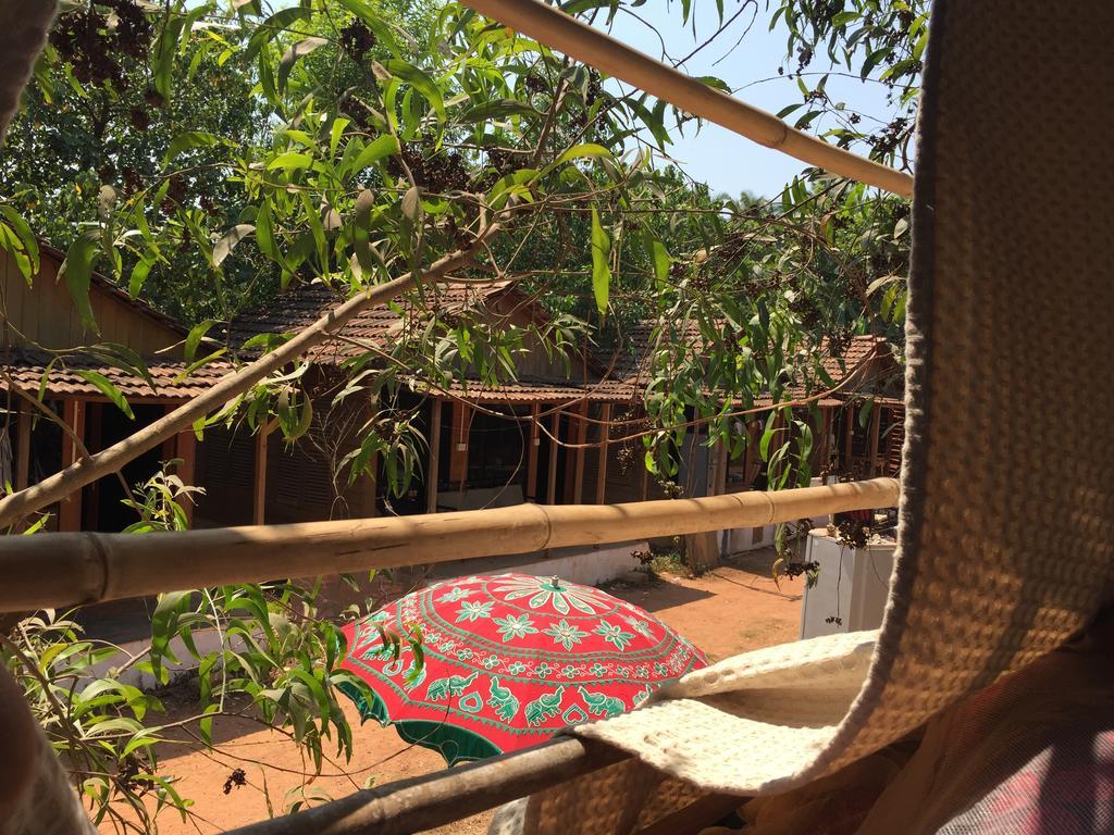 Wonderland Hostel Anjuna Ngoại thất bức ảnh