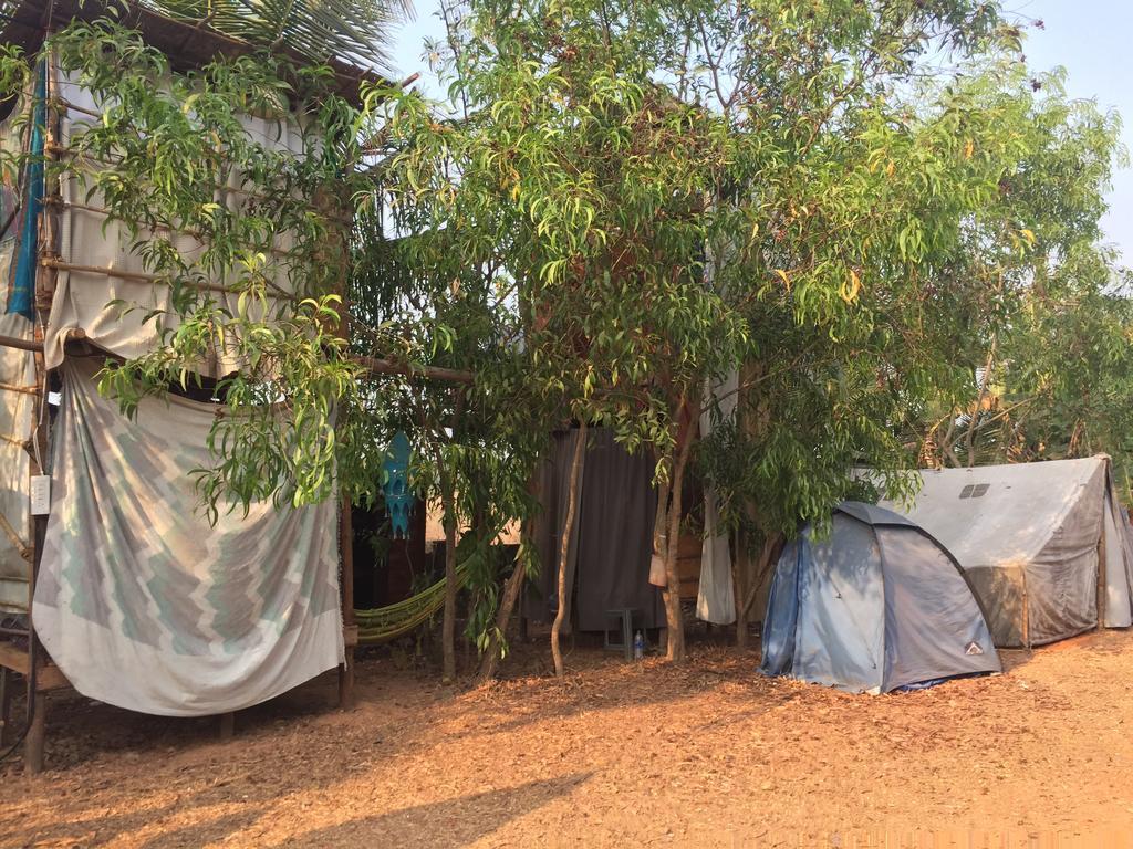 Wonderland Hostel Anjuna Ngoại thất bức ảnh