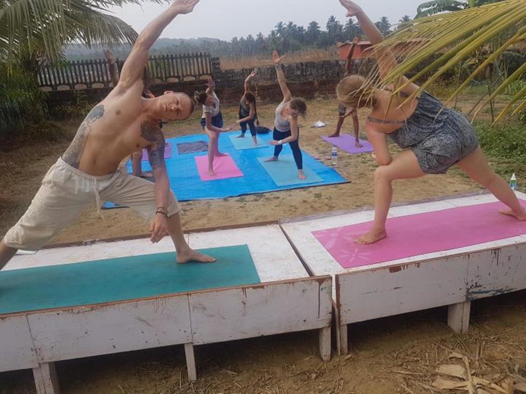 Wonderland Hostel Anjuna Ngoại thất bức ảnh