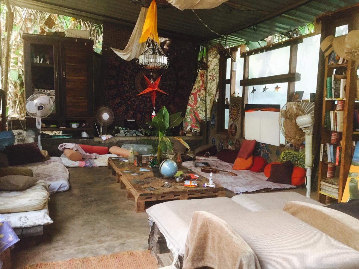 Wonderland Hostel Anjuna Ngoại thất bức ảnh