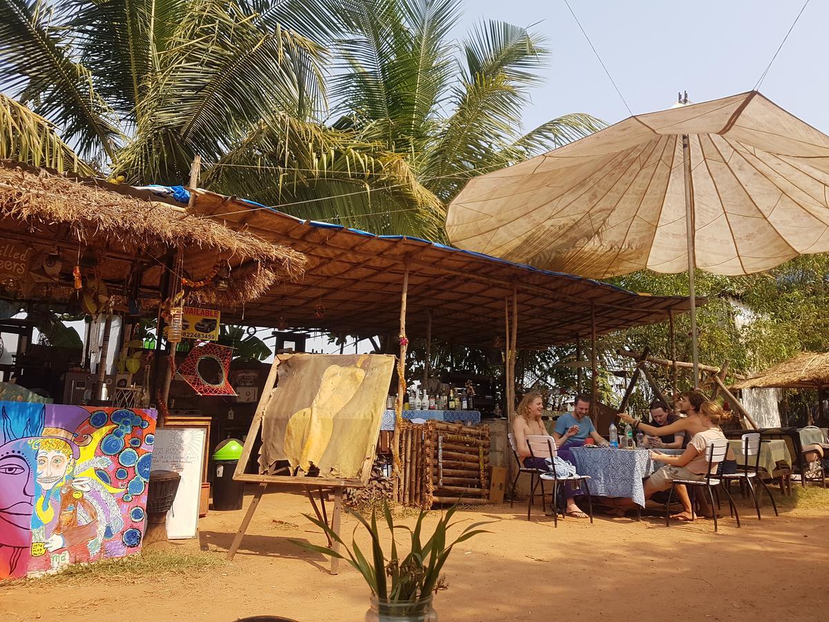 Wonderland Hostel Anjuna Ngoại thất bức ảnh