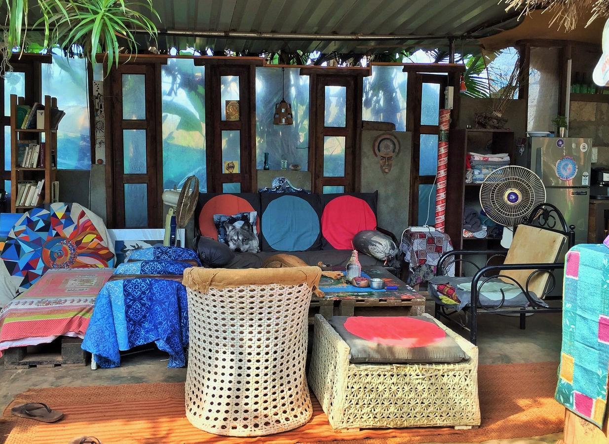 Wonderland Hostel Anjuna Ngoại thất bức ảnh