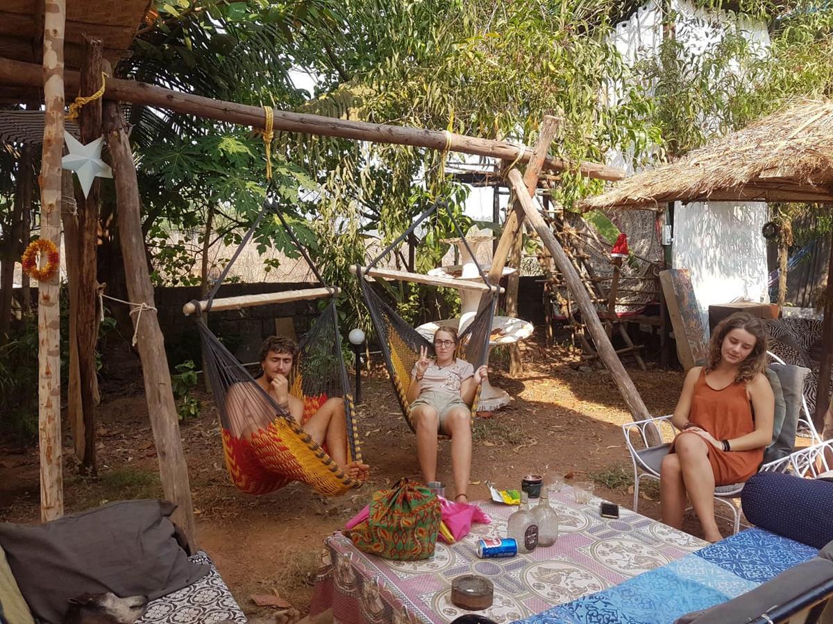 Wonderland Hostel Anjuna Ngoại thất bức ảnh