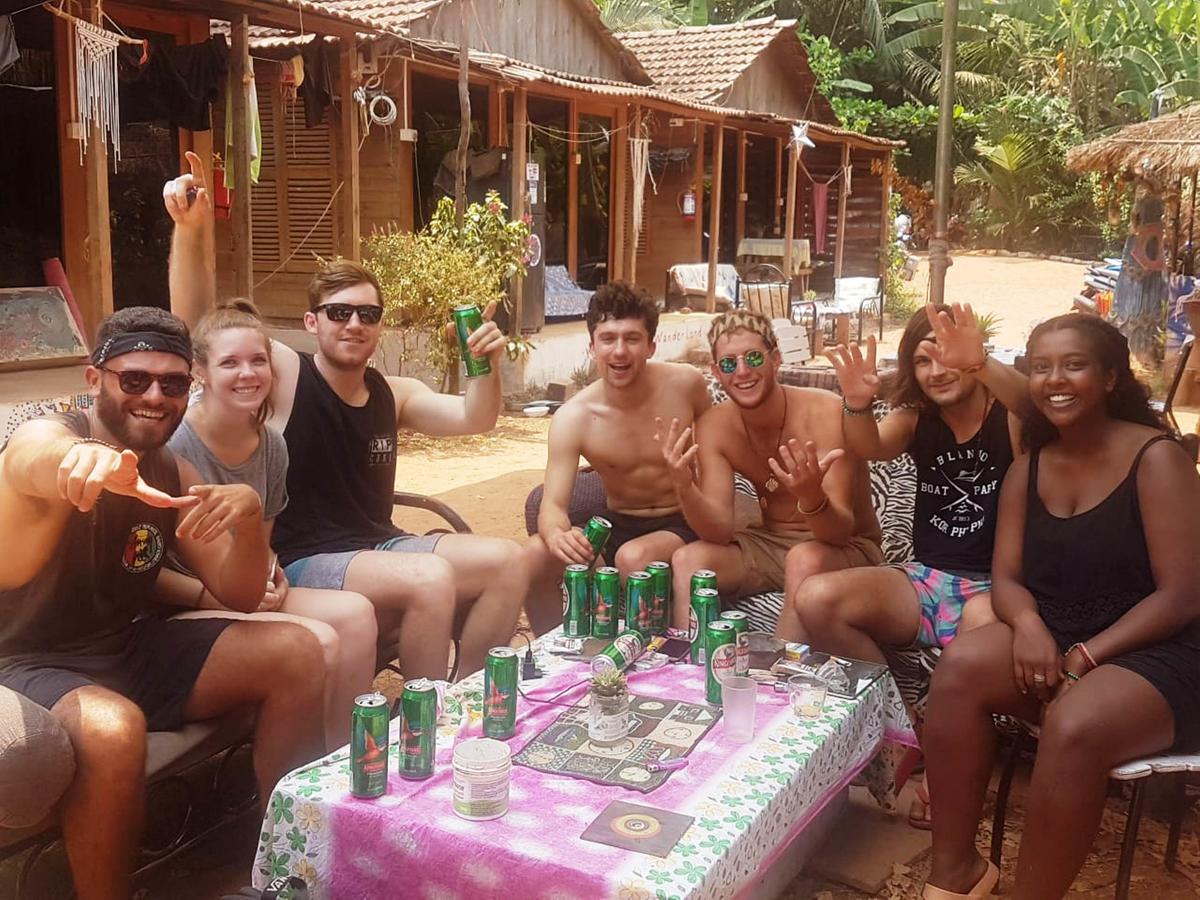 Wonderland Hostel Anjuna Ngoại thất bức ảnh