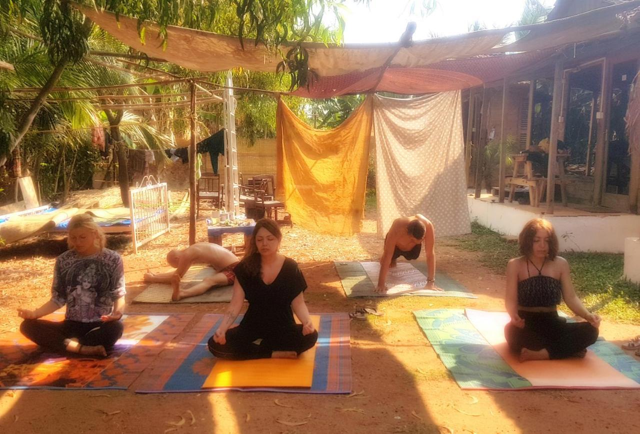 Wonderland Hostel Anjuna Ngoại thất bức ảnh