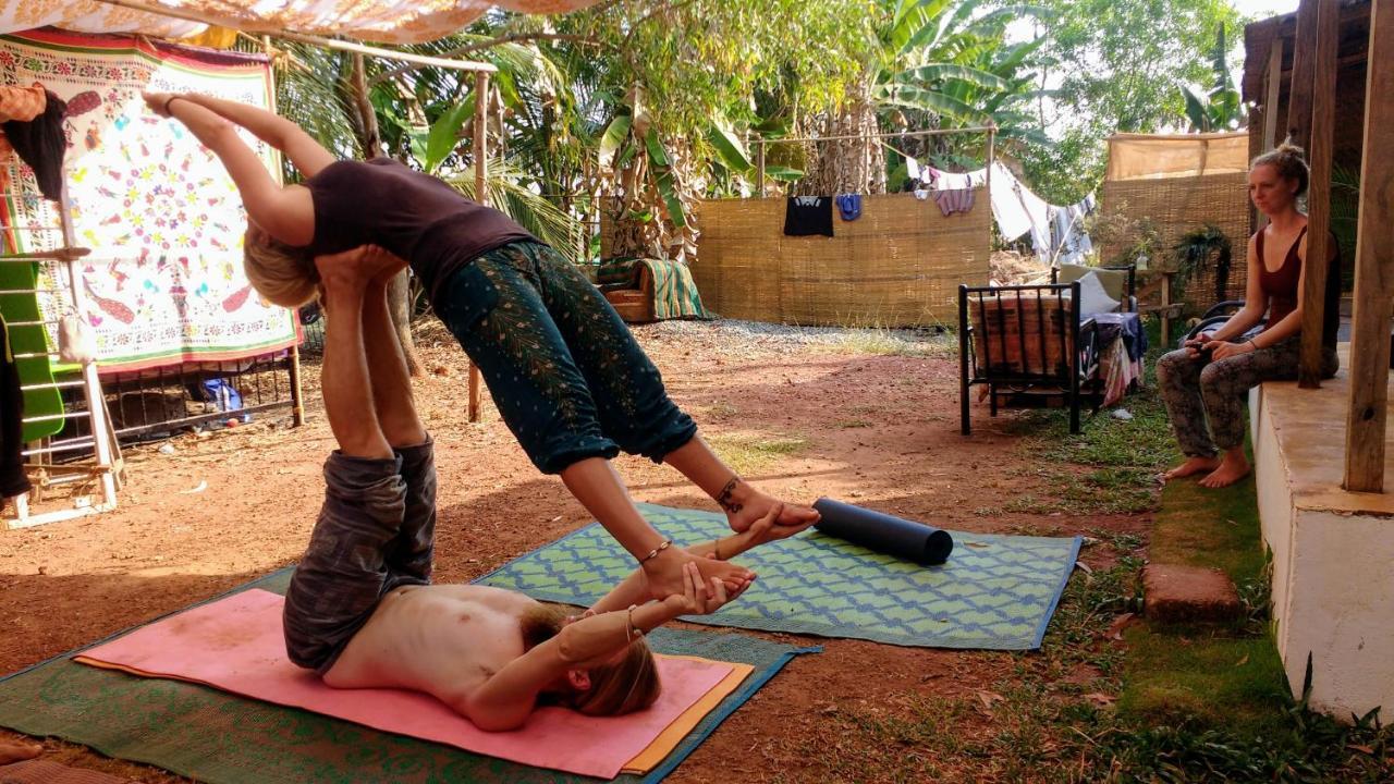 Wonderland Hostel Anjuna Ngoại thất bức ảnh