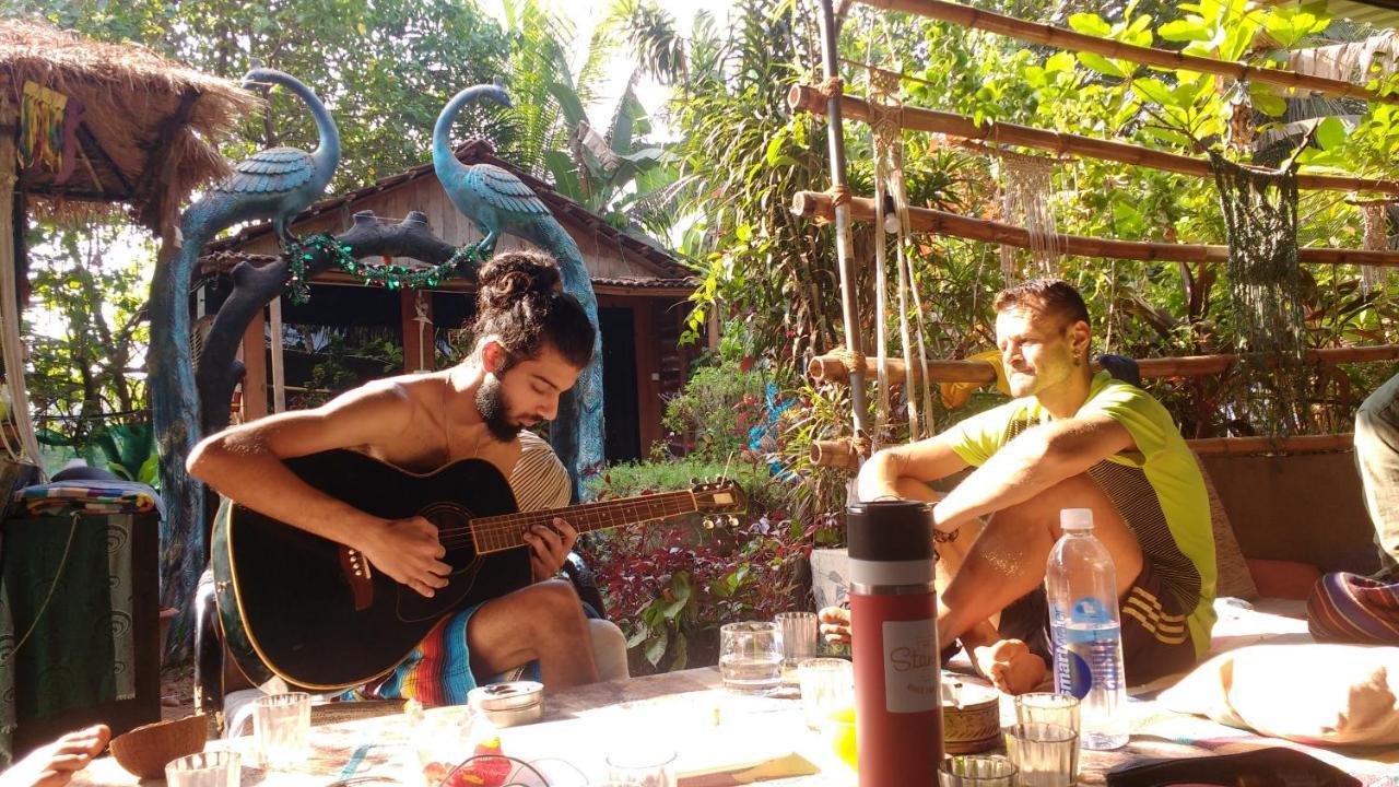 Wonderland Hostel Anjuna Ngoại thất bức ảnh