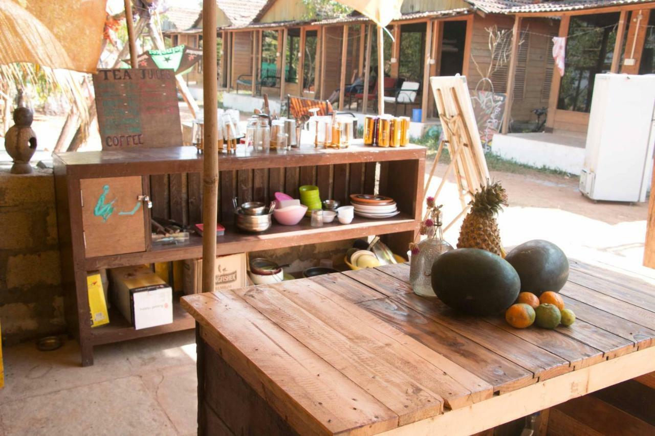 Wonderland Hostel Anjuna Ngoại thất bức ảnh