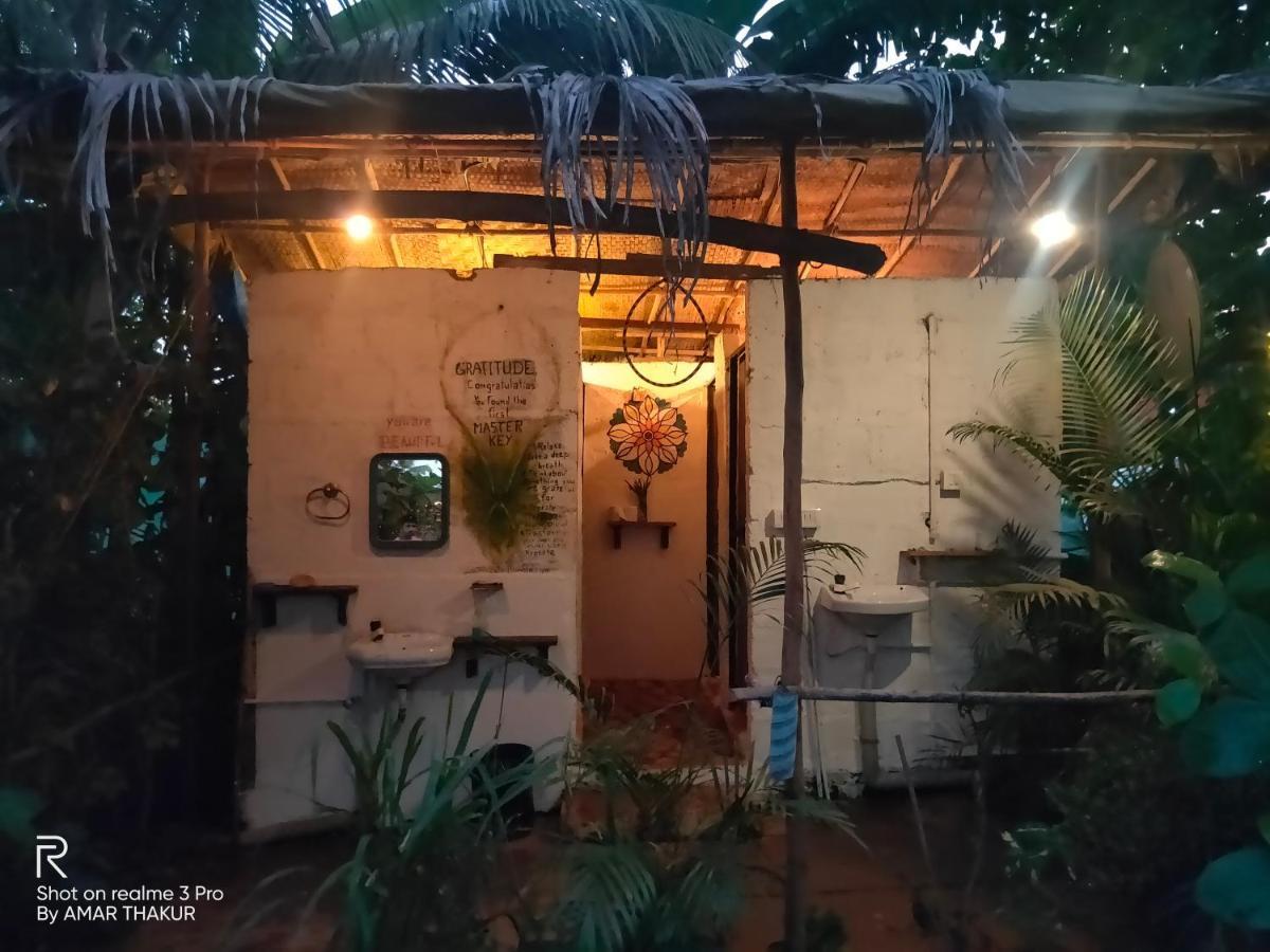 Wonderland Hostel Anjuna Ngoại thất bức ảnh